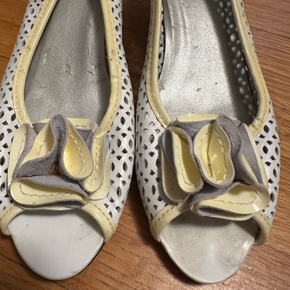 Vintage VANELi Women's Wedge Bernice White Nappa 8 S Shoe Sandal Summer Heels - Picture 1 of 8
